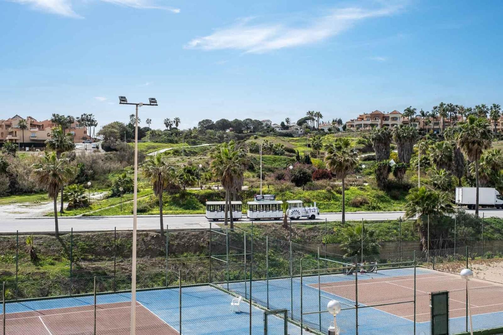 Family & Beach Apartments Mijas Costa & Fuengirola By Alfresco Stays El Faro Kültér fotó